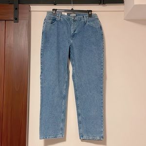 NWT! Lee distressed natural fit straight leg jeans, women 18